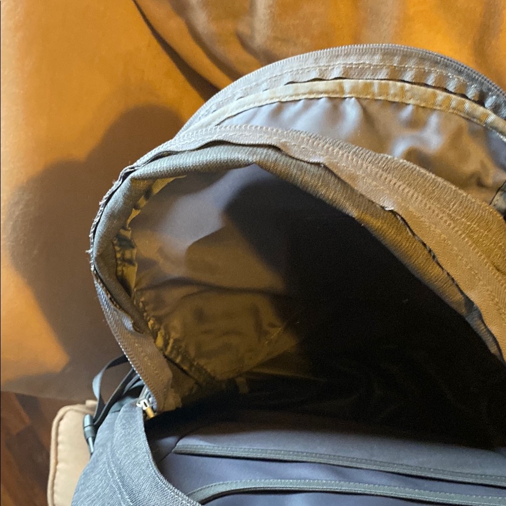COPY - The North Face Recon Backpack for Women - Picture 3 of 5